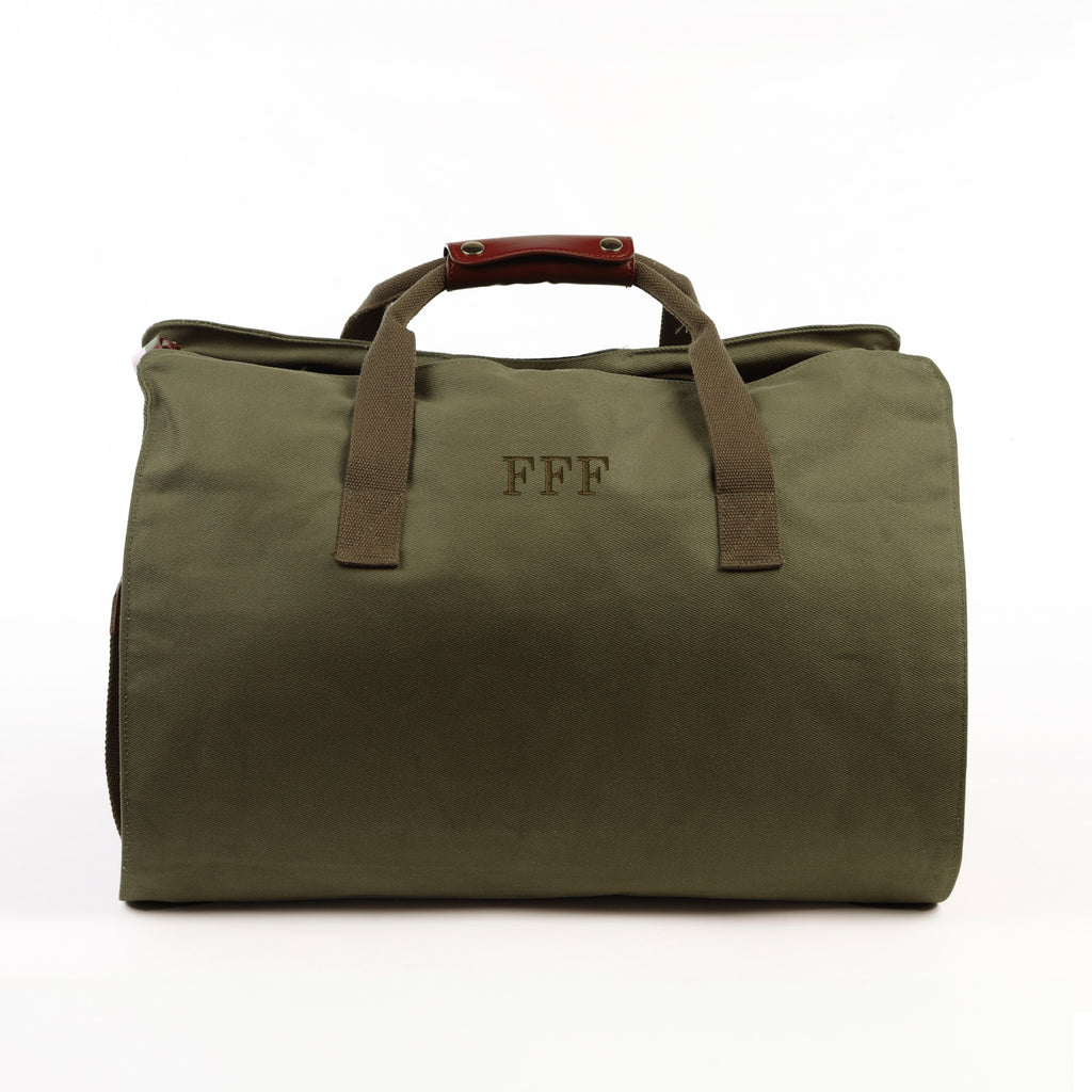 Bolsa de viaje + Portatrajes con iniciales bordadas